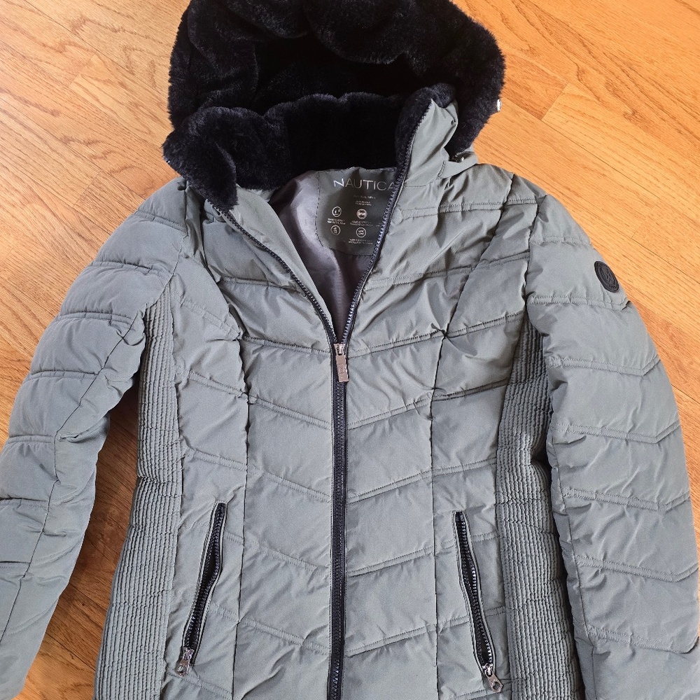 Nautica bomber jacket Medium army green black fur hood